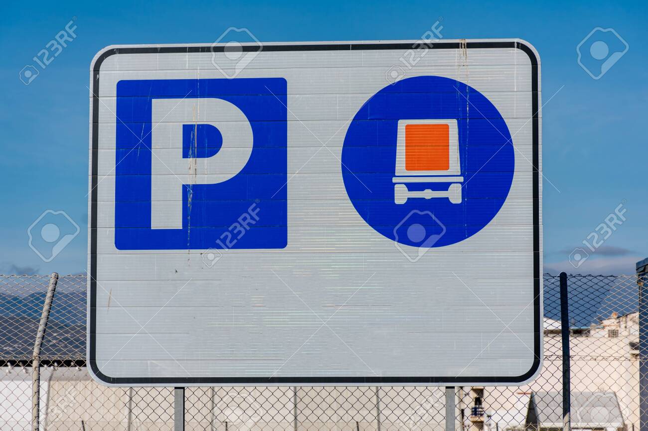 Aparcament de camions cisterna i isotancs 1
